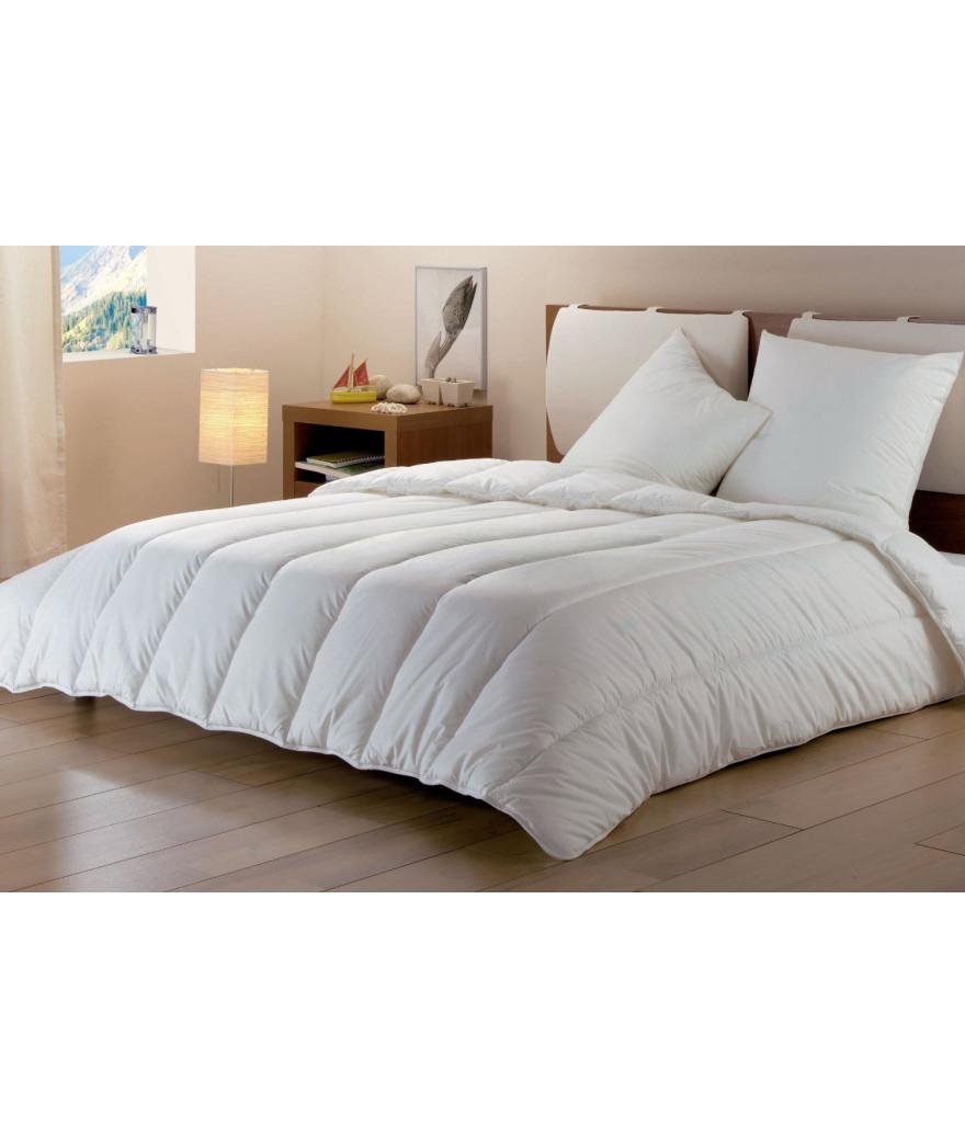 Couette Blance 2 places 220 x 240 cm 450 Grs "Fabrication Fran?aise" avec 2 Oreillers 60 x 60 cm